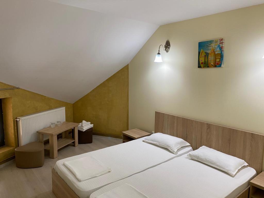 Pensiunea Casa Soarelui Simian Zimmer foto