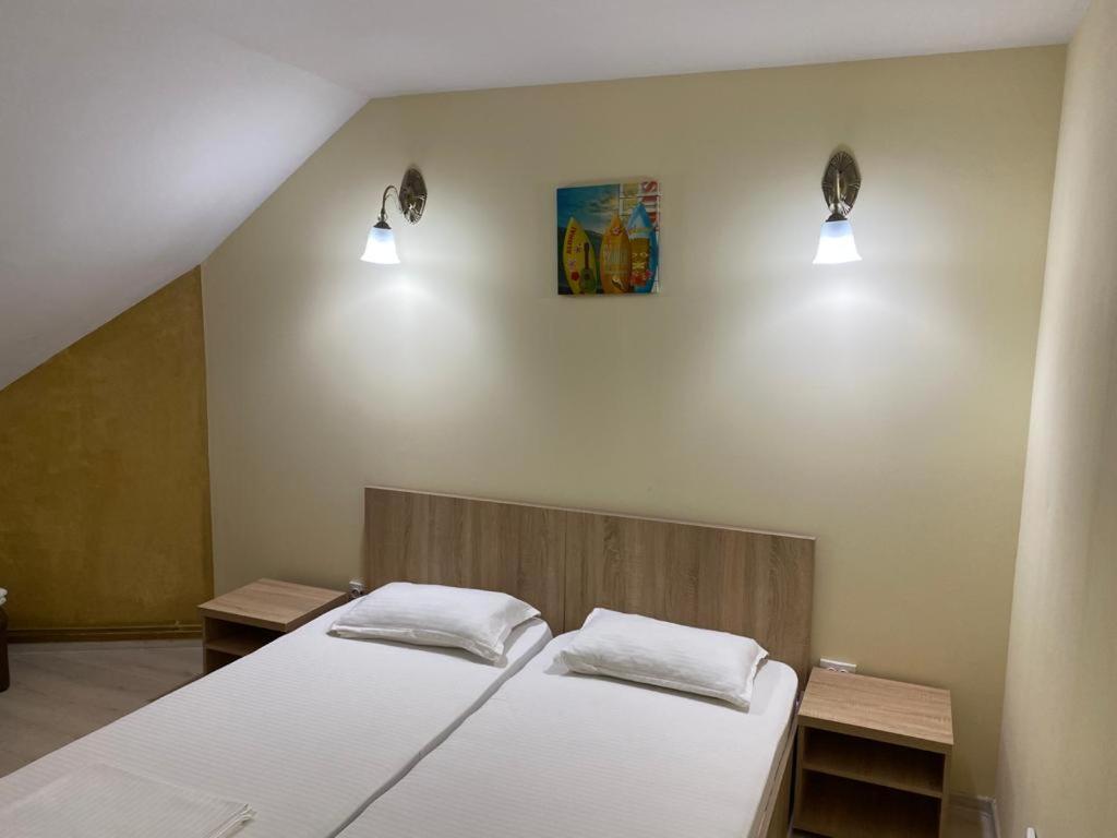 Pensiunea Casa Soarelui Simian Zimmer foto
